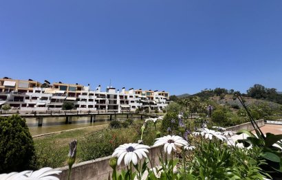 Resale - Apartment - Middle Floor Apartment - Benahavís - Benahavís Centro