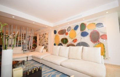 Resale - Apartment - Middle Floor Apartment - Estepona - Costalita