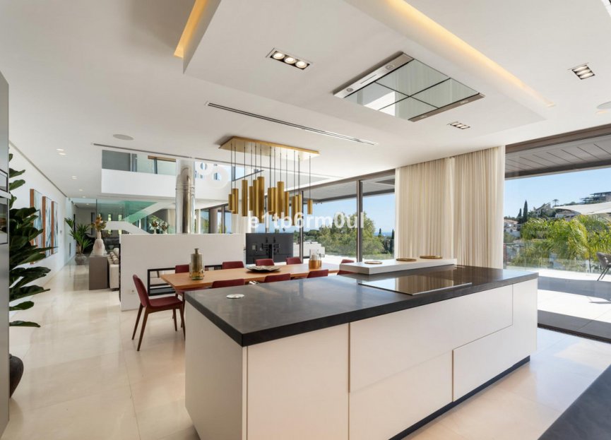 Resale - House - Detached Villa - Benahavís - La Quinta