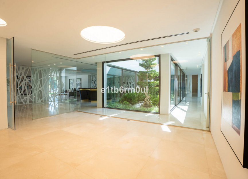 Resale - House - Detached Villa - Benahavís - La Quinta