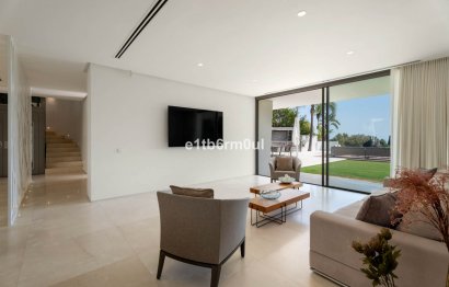 Resale - House - Detached Villa - Benahavís - La Quinta