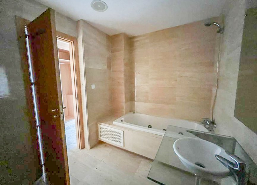 Resale - Apartment - Penthouse - Estepona - New Golden Mile