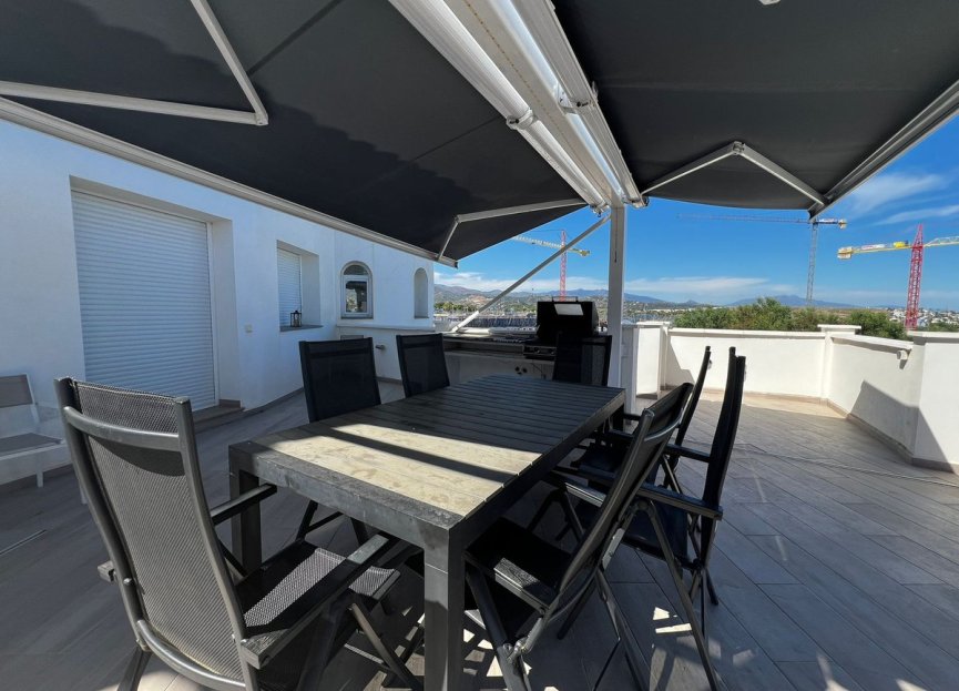 Resale - House - Detached Villa - Estepona - Estepona Centro