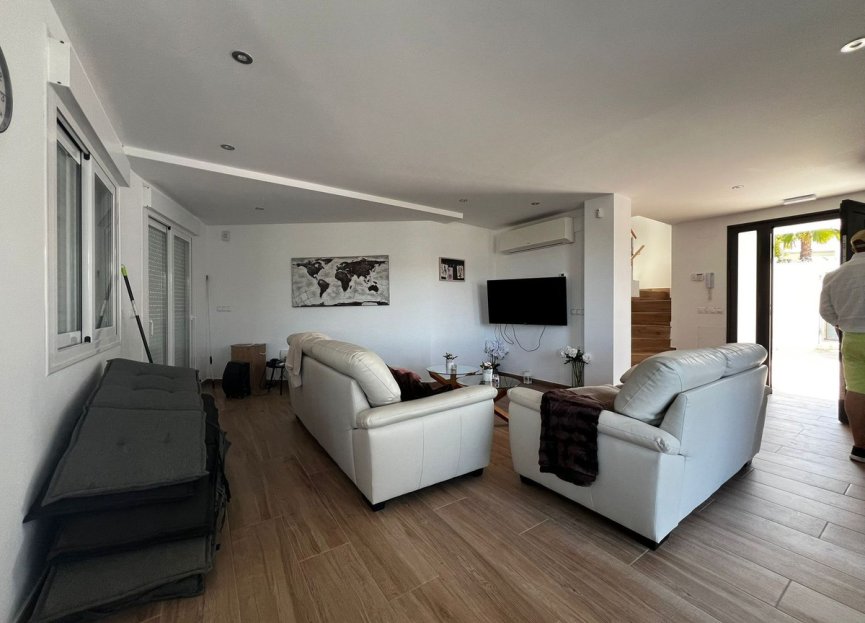 Resale - House - Detached Villa - Estepona - Estepona Centro