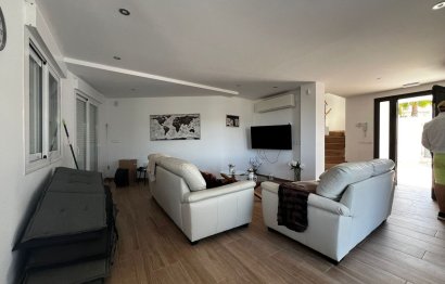 Resale - House - Detached Villa - Estepona - Estepona Centro