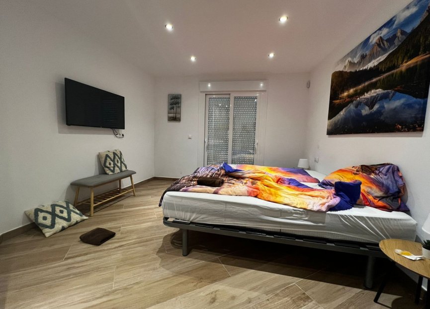 Resale - House - Detached Villa - Estepona - Estepona Centro