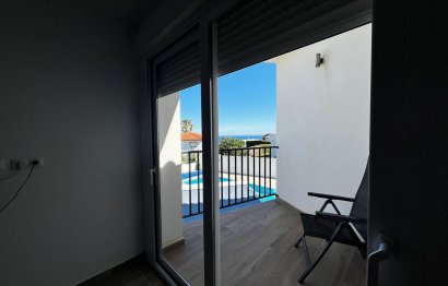 Resale - House - Detached Villa - Estepona - Estepona Centro