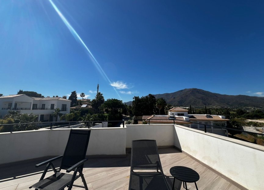 Resale - House - Detached Villa - Estepona - Estepona Centro