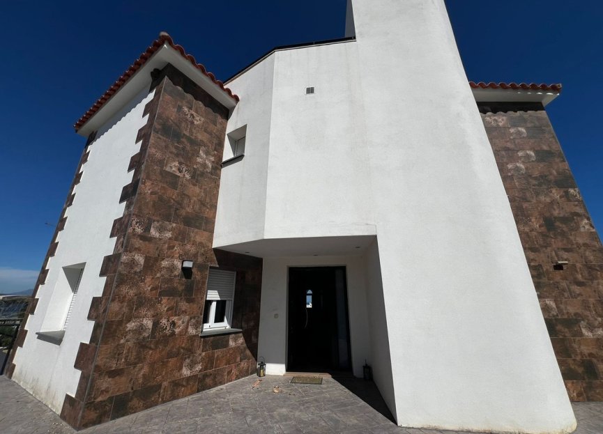 Resale - House - Detached Villa - Estepona - Estepona Centro