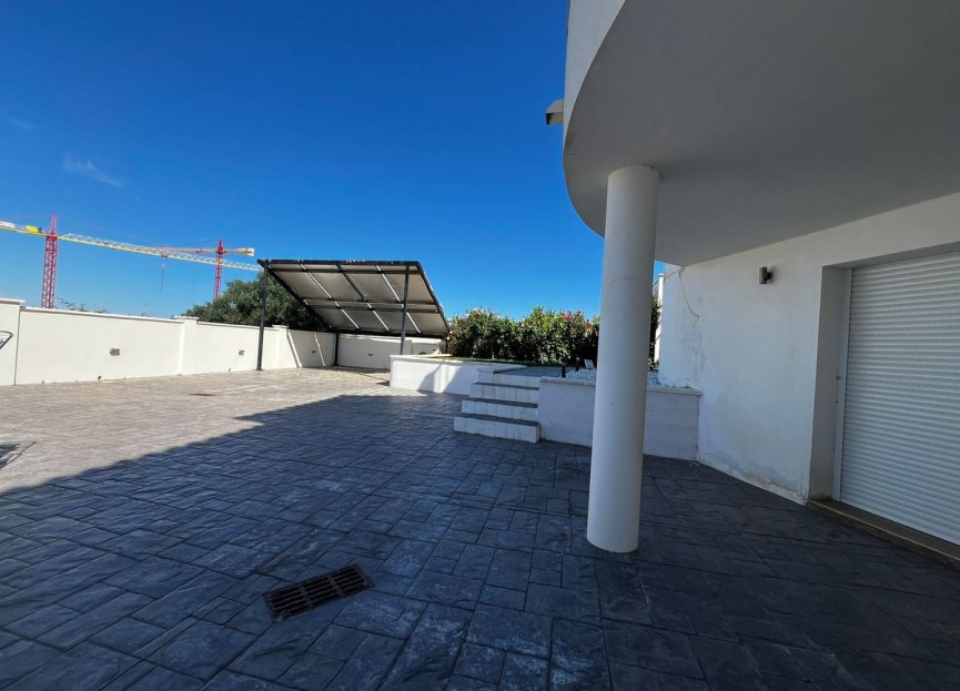 Resale - House - Detached Villa - Estepona - Estepona Centro