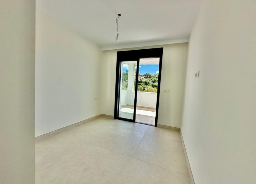 Resale - Apartment - Middle Floor Apartment - Benahavís - La Quinta