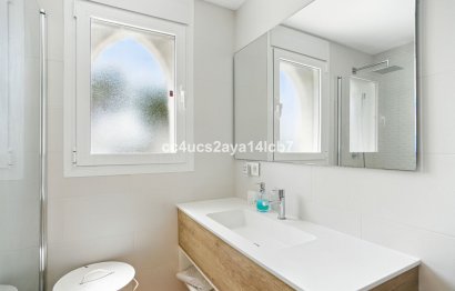 Resale - House - Townhouse - Marbella - Nueva Andalucia