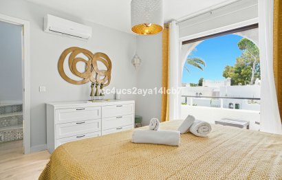 Resale - House - Townhouse - Marbella - Nueva Andalucia