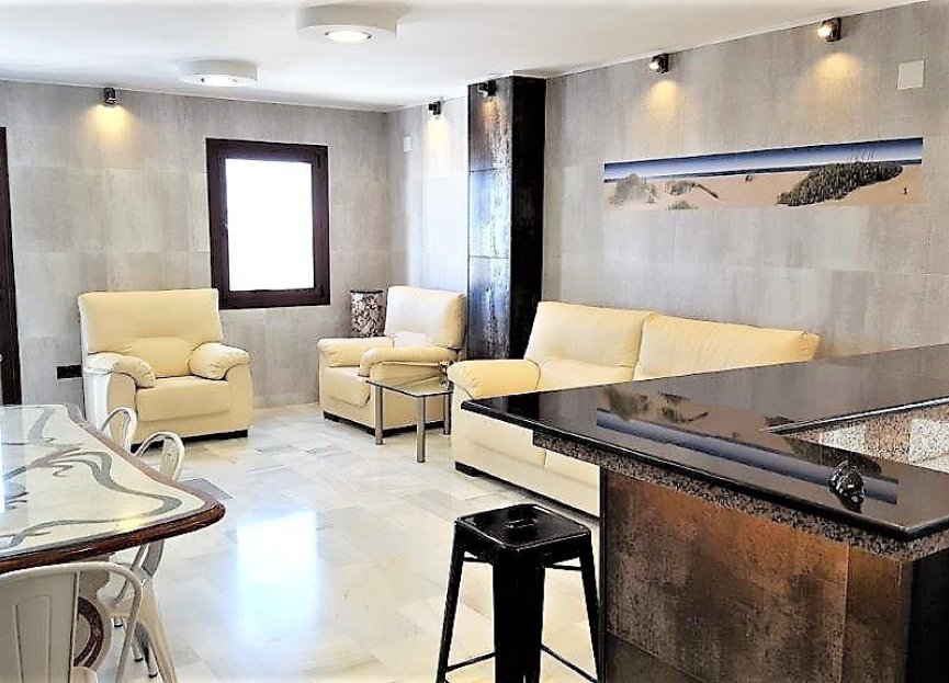 Resale - Apartment - Middle Floor Apartment - Marbella - Puerto Banús