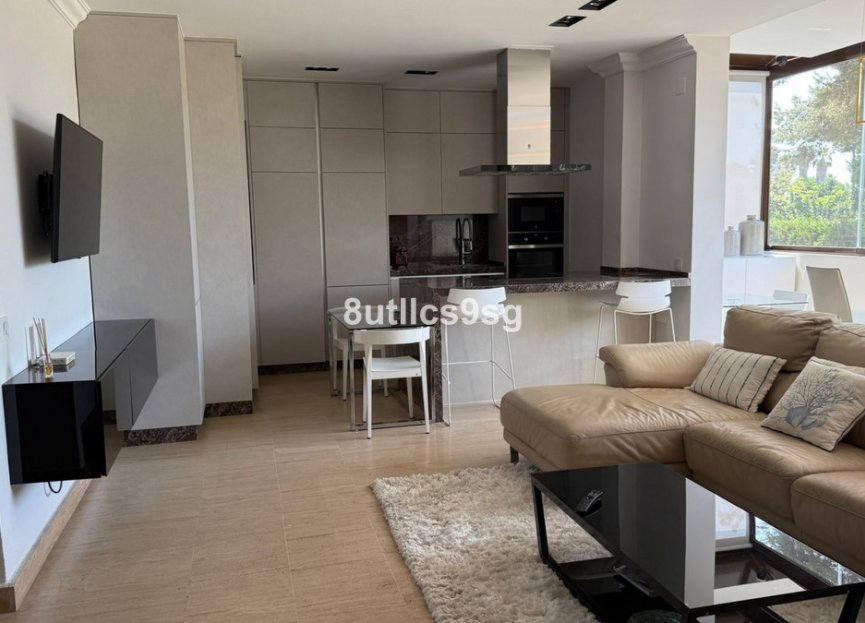 Resale - Apartment - Middle Floor Apartment - Estepona - Estepona Centro