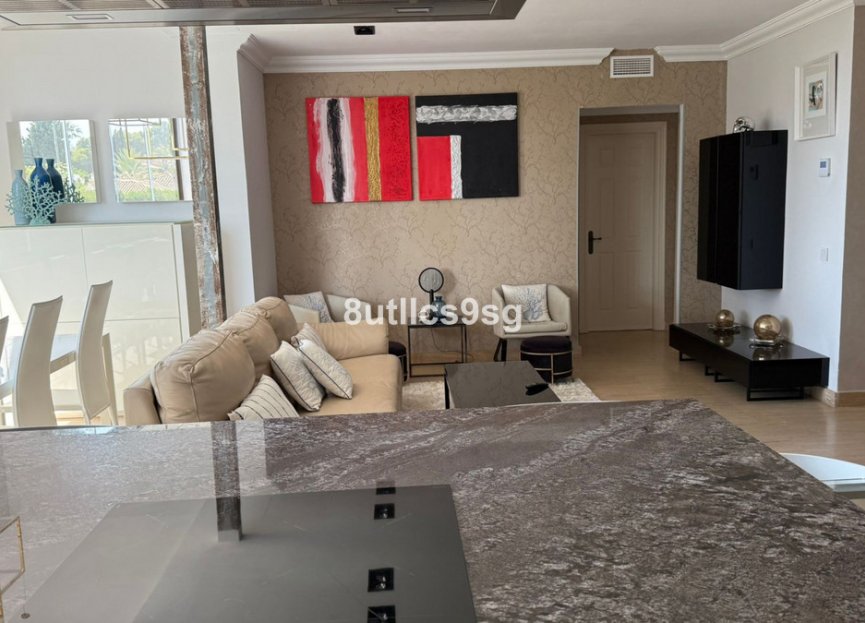 Resale - Apartment - Middle Floor Apartment - Estepona - Estepona Centro