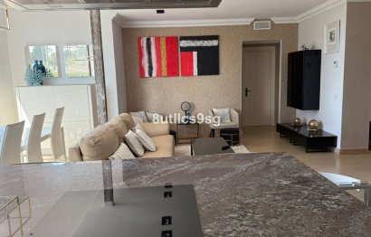 Resale - Apartment - Middle Floor Apartment - Estepona - Estepona Centro