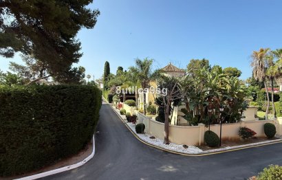 Resale - Apartment - Middle Floor Apartment - Estepona - Estepona Centro