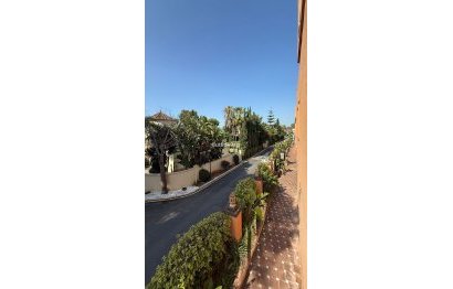 Resale - Apartment - Middle Floor Apartment - Estepona - Estepona Centro