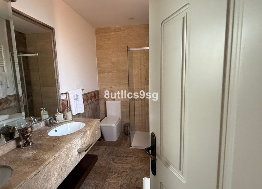 Resale - Apartment - Middle Floor Apartment - Estepona - Estepona Centro