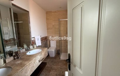 Resale - Apartment - Middle Floor Apartment - Estepona - Estepona Centro