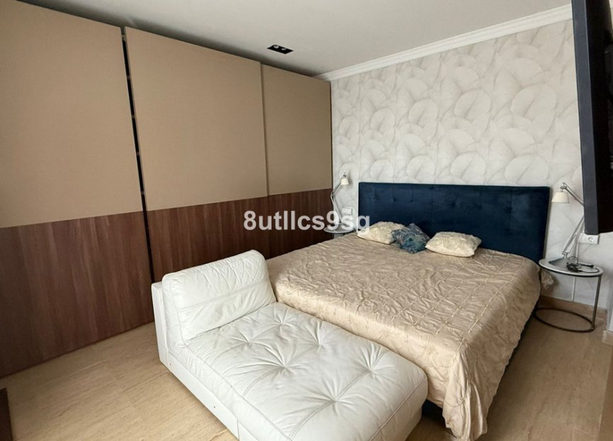 Resale - Apartment - Middle Floor Apartment - Estepona - Estepona Centro