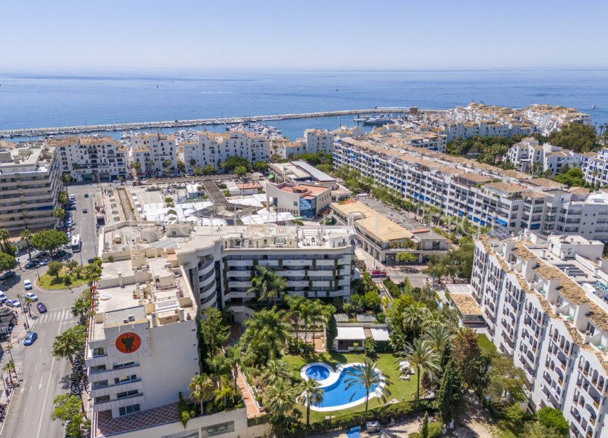 Resale - Apartment - Middle Floor Apartment - Marbella - Puerto Banús