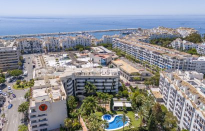 Resale - Apartment - Middle Floor Apartment - Marbella - Puerto Banús