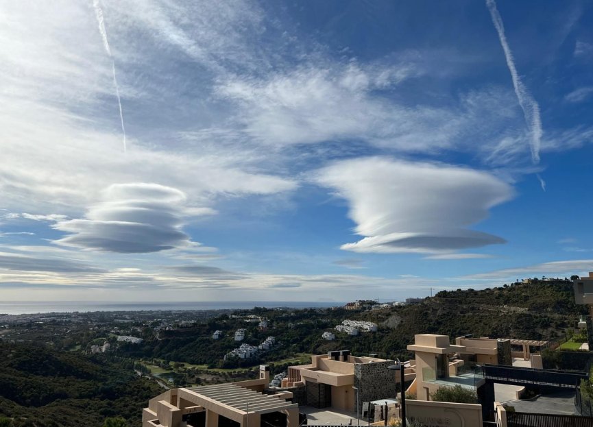 Resale - Apartment - Penthouse - Benahavís - La Quinta