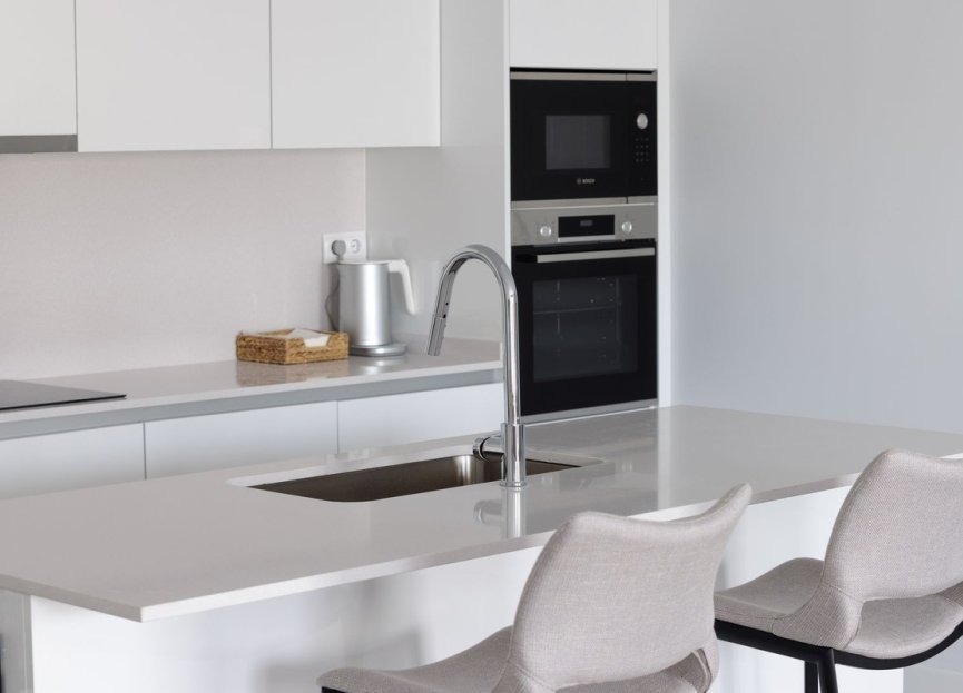 Resale - Apartment - Middle Floor Apartment - Estepona - Estepona Centro