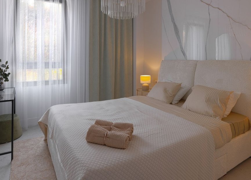 Resale - Apartment - Middle Floor Apartment - Estepona - Estepona Centro