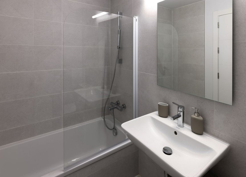 Resale - Apartment - Middle Floor Apartment - Estepona - Estepona Centro