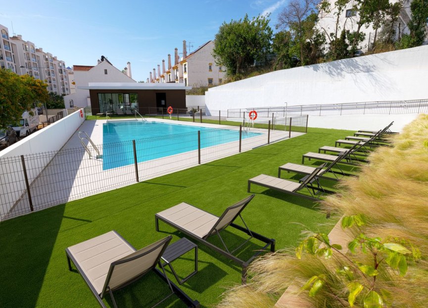 Resale - Apartment - Middle Floor Apartment - Estepona - Estepona Centro