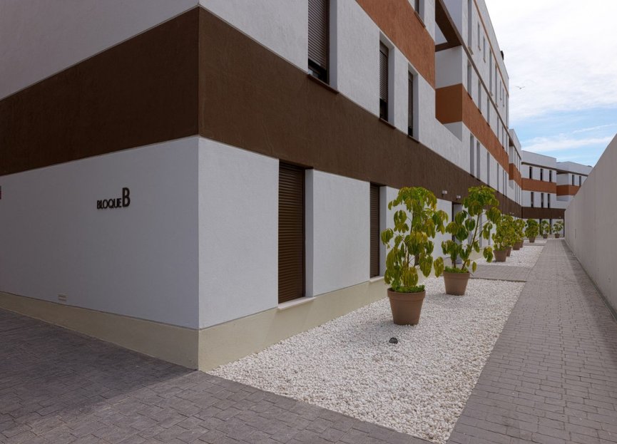 Resale - Apartment - Middle Floor Apartment - Estepona - Estepona Centro