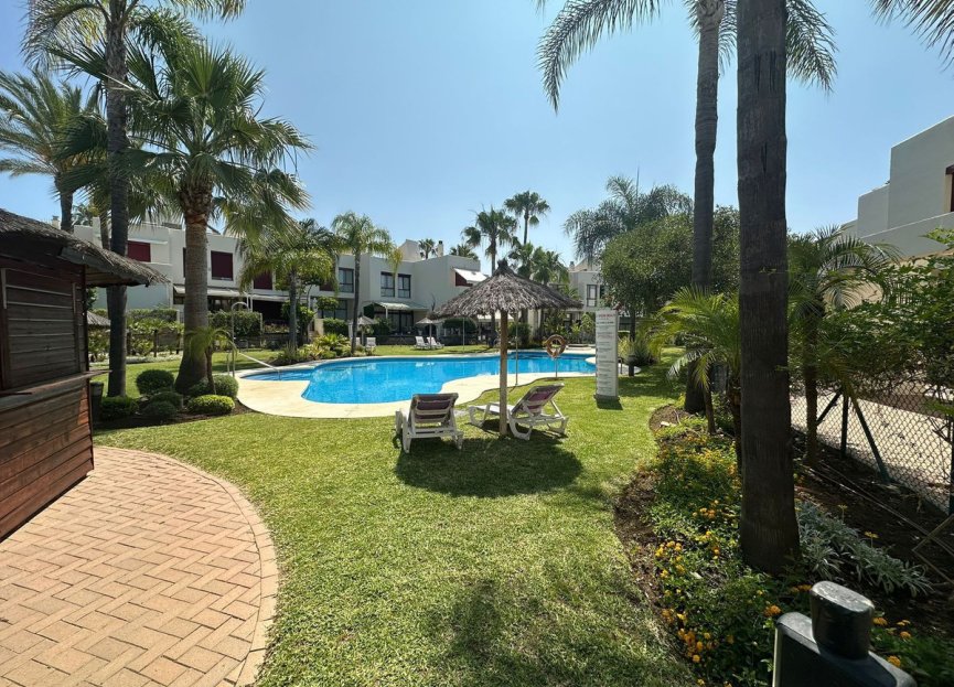 Resale - House - Townhouse - Estepona - Cancelada