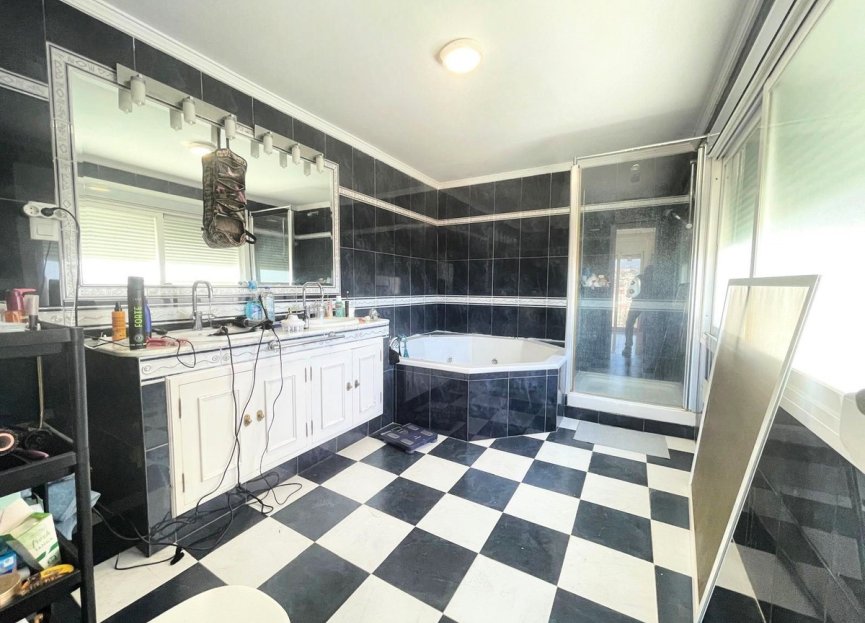 Reventa - House - Detached Villa - Marbella - Nueva Andalucia