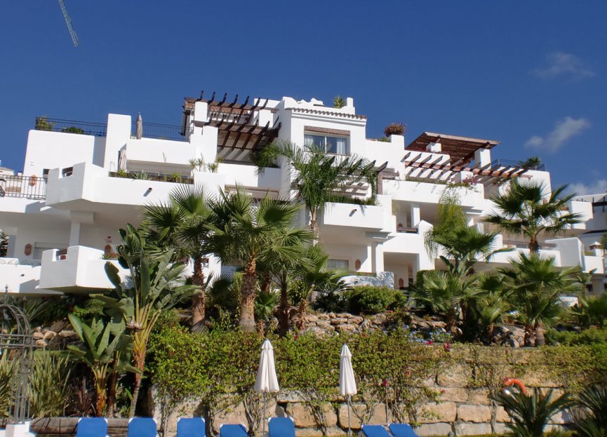 Resale - Apartment - Middle Floor Apartment - Marbella - Nueva Andalucia