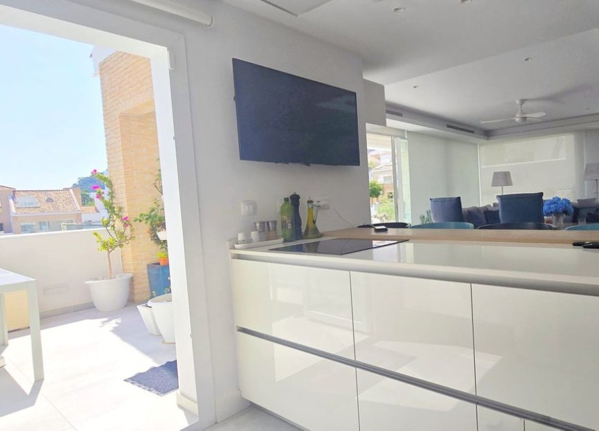 Resale - House - Detached Villa - Benalmádena - Benalmadena Pueblo