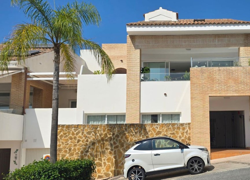 Resale - House - Detached Villa - Benalmádena - Benalmadena Pueblo