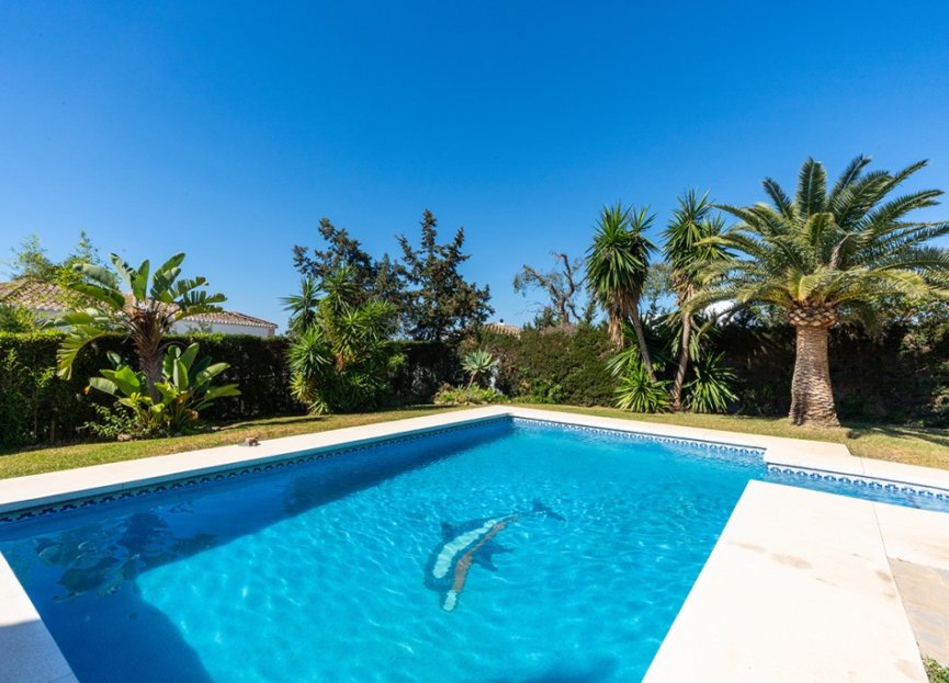 Resale - House - Detached Villa - Marbella - Marbesa