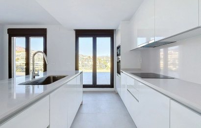 Resale - Apartment - Penthouse - Estepona - Estepona Centro