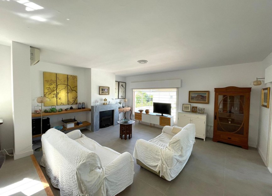 Resale - House - Detached Villa - Estepona - Estepona Centro