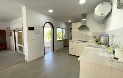 Resale - House - Detached Villa - Estepona - Estepona Centro