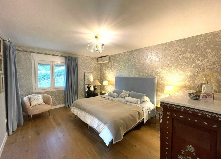 Resale - House - Detached Villa - Estepona - Estepona Centro