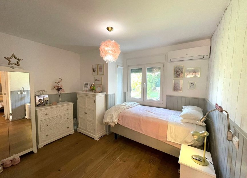 Resale - House - Detached Villa - Estepona - Estepona Centro