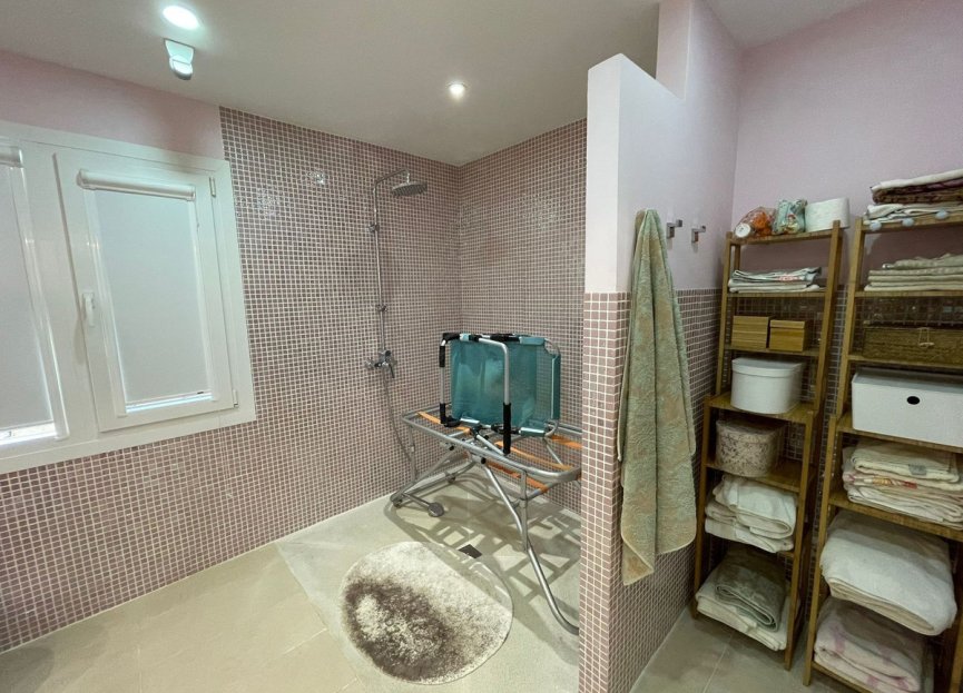 Resale - House - Detached Villa - Estepona - Estepona Centro