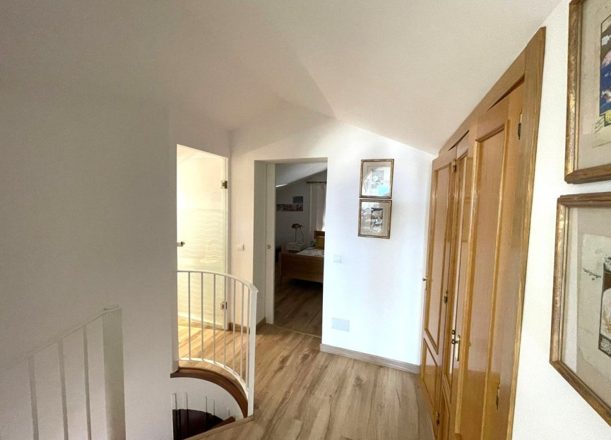 Resale - House - Detached Villa - Estepona - Estepona Centro