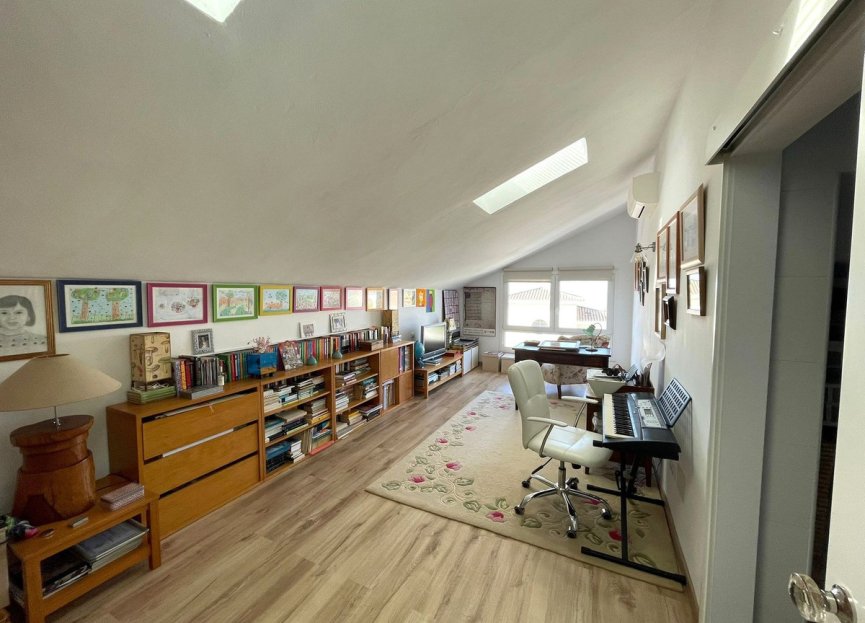 Resale - House - Detached Villa - Estepona - Estepona Centro