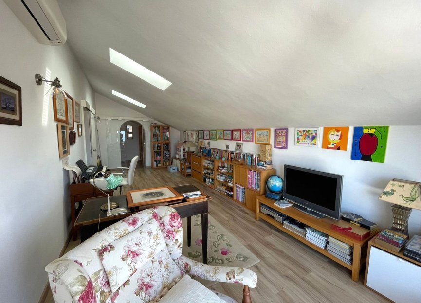 Resale - House - Detached Villa - Estepona - Estepona Centro