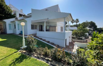 Resale - House - Detached Villa - Estepona - Estepona Centro